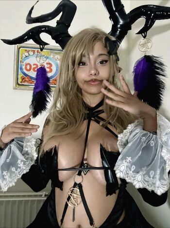 Full leaked Sseraphims private onlyfans photo