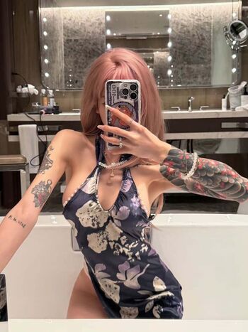 Full leaked H e private onlyfans photo