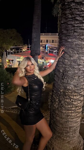 Full leaked Hanaaa private onlyfans photo