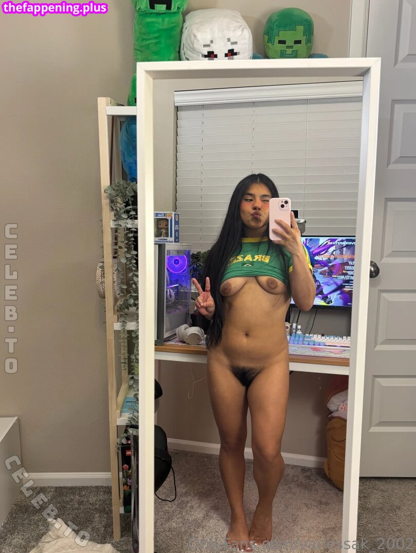 444Vanessa / 444vanessak / bougie_vee / iitmythrowaway / vanessak_2002 Fotografie OnlyFans Dezbrăcată #25