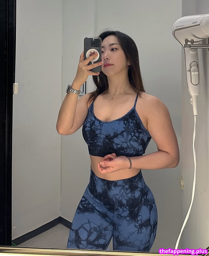 611hyej Nahá OnlyFans fotografie #3