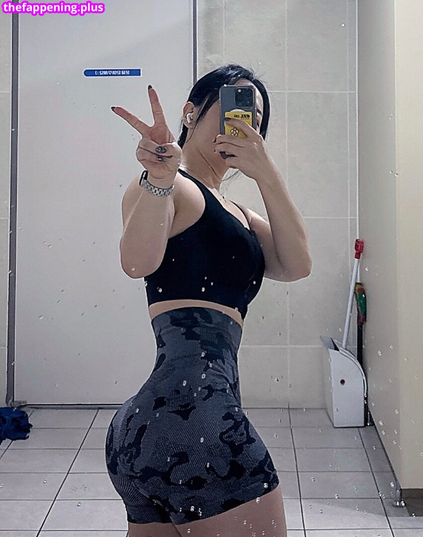 611hyej Fotografie OnlyFans Dezbrăcată #6