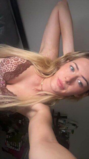 Full leaked Cici private onlyfans photo