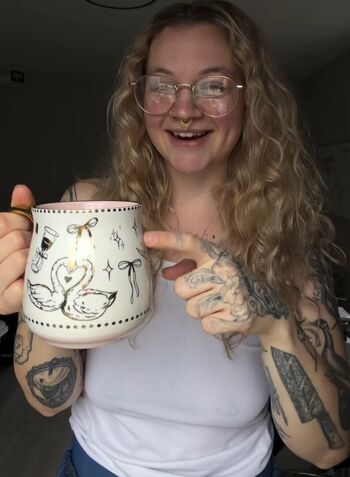 Full leaked Eggsinatrenchcoat private onlyfans photo