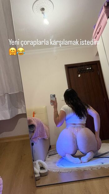Full leaked Itsmenazli private onlyfans photo