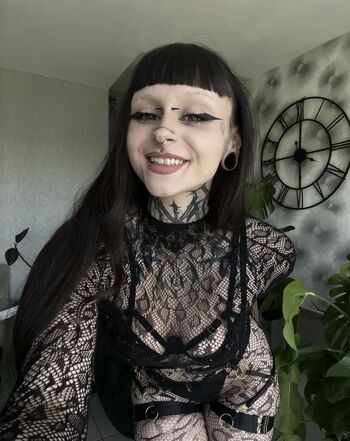 Full leaked Zombfiak private onlyfans photo