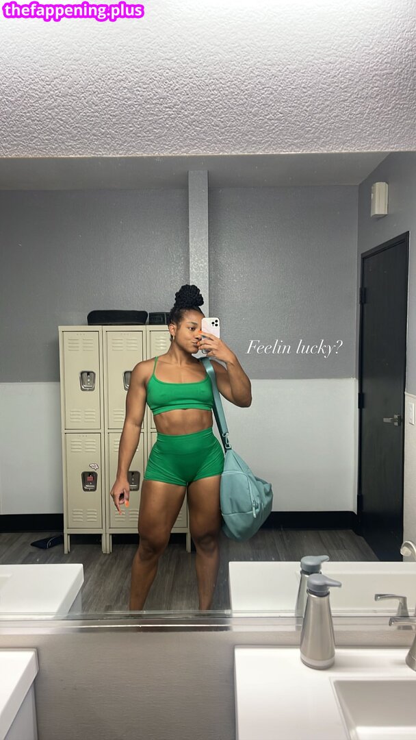 Ava / aaaaayevuh 누드 OnlyFans 사진 #4