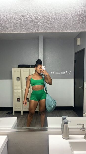 Full leaked Aaaaayevuh private onlyfans photo