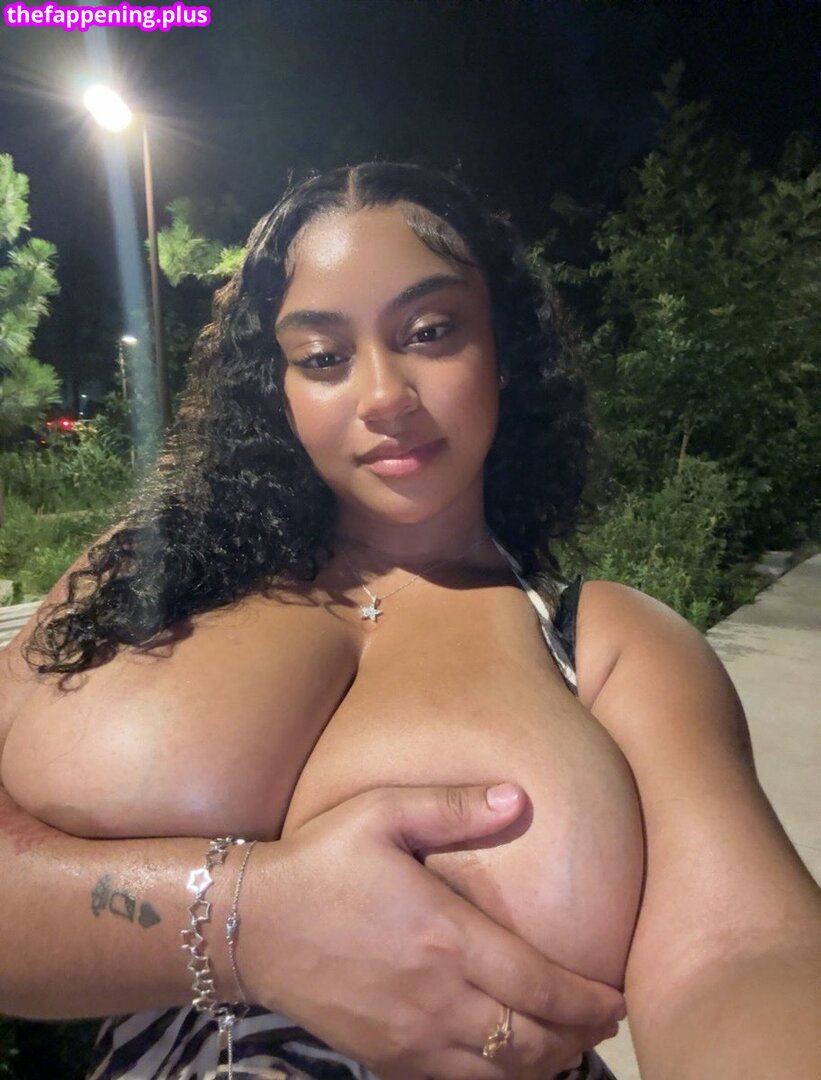Aaliyah Jasmyn 누드 OnlyFans 사진 #1