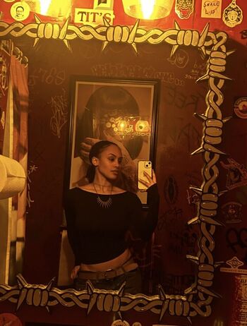 Full leaked Aaliyeezy page private onlyfans photo