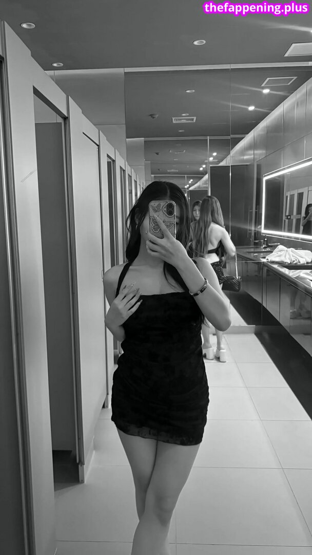 Saipetch B. / aaomhelloo Nahá OnlyFans fotografie #102