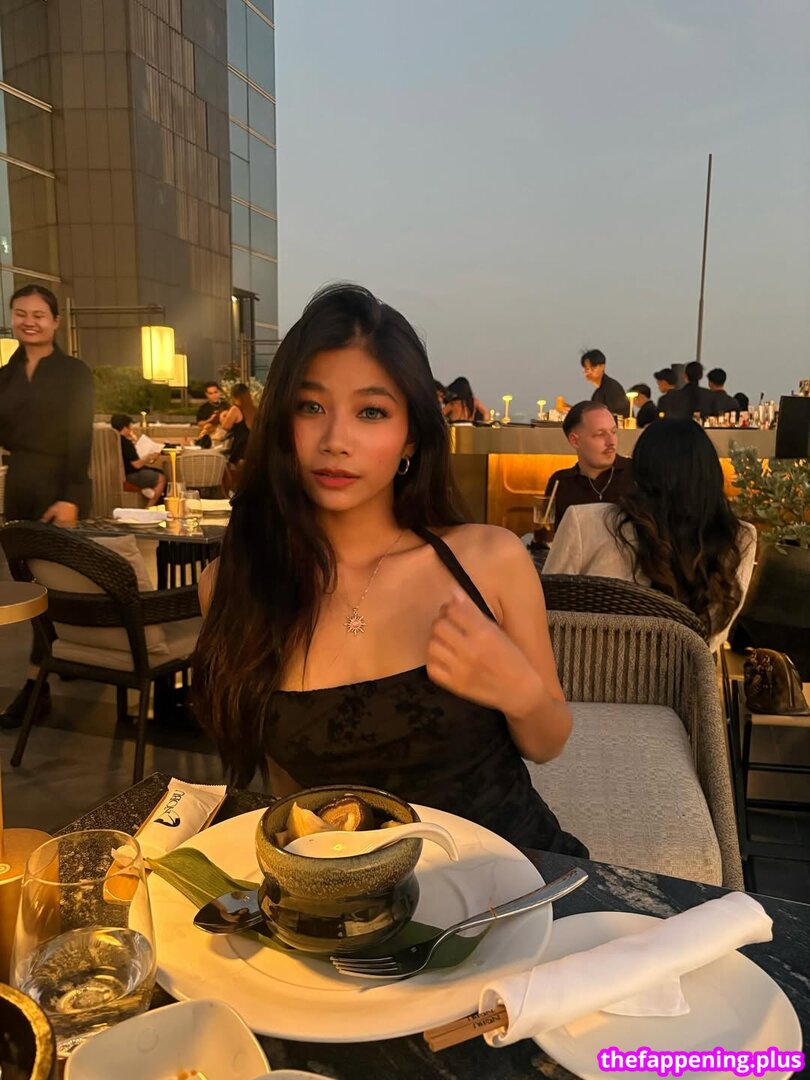 Saipetch B. / aaomhelloo Фото обнажённых OnlyFans #174
