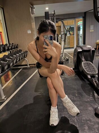 Full leaked Aaomhelloo page private onlyfans photo