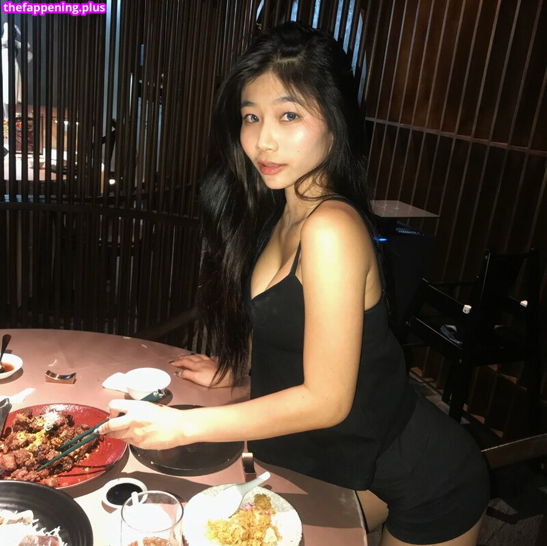 Saipetch B. / aaomhelloo Fotografie OnlyFans Dezbrăcată #321