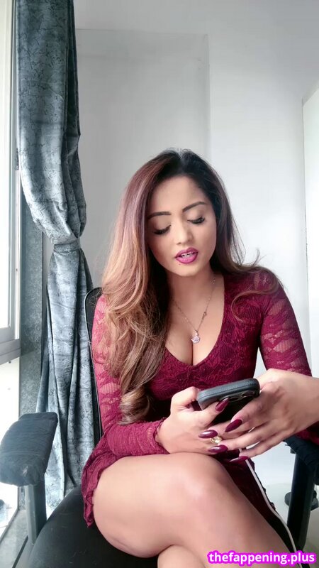 Aaria / https: Nude OnlyFans Photo #8