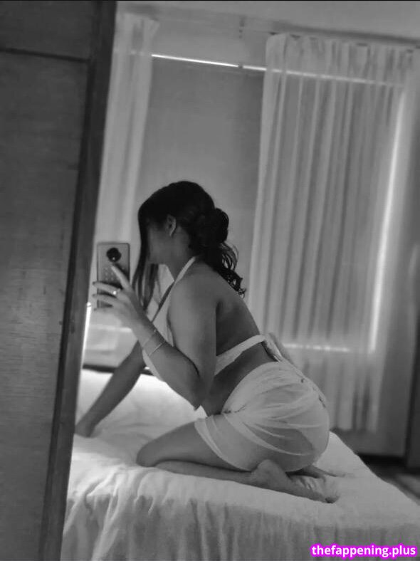 Aastha Singh / aasthaaax / voidedfiction Çıplak OnlyFans Fotoğrafı #8