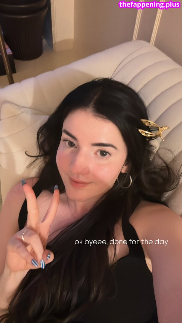 aasthashah97 / https: Фото оголеного OnlyFans #6