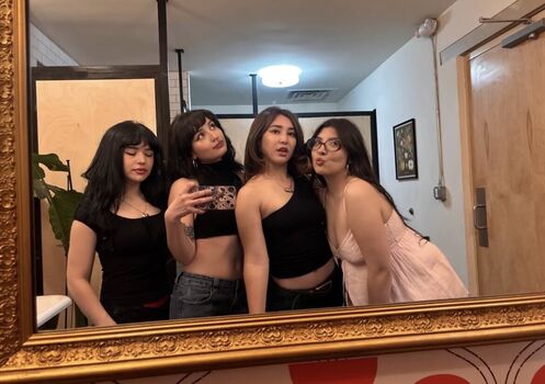 Full leaked Aconitumlilah private onlyfans photo