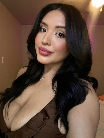 Full leaked Adriannaledesma private onlyfans photo