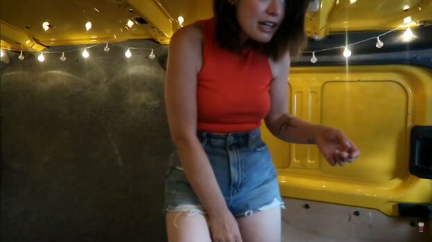 Full leaked Adventuresofellie private onlyfans photo