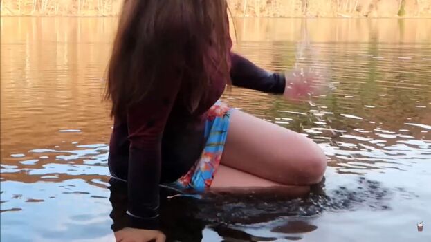 Full leaked Adventuresofellie private onlyfans photo