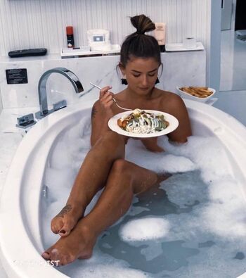 Full leaked Aesha scott private onlyfans photo