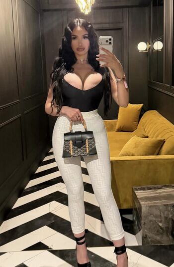 Full leaked Agaloree private onlyfans photo