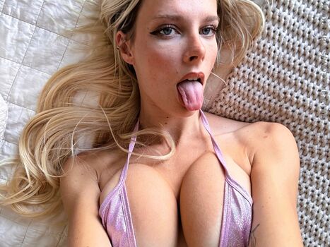Full leaked Ahegao long tongue drool girls private onlyfans photo