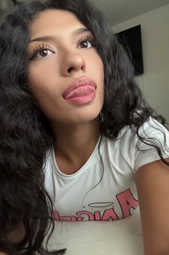 Full leaked Aiynn private onlyfans photo