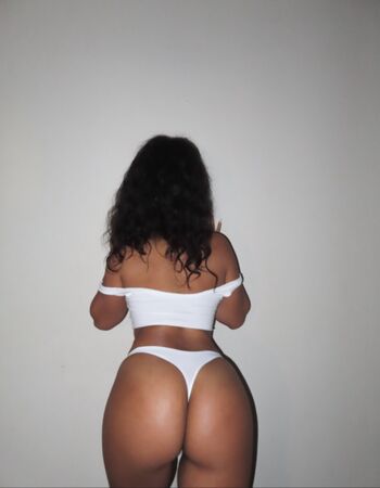 Full leaked Aiynn private onlyfans photo