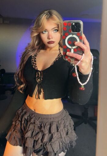 Full leaked Aiiygatorz private onlyfans photo