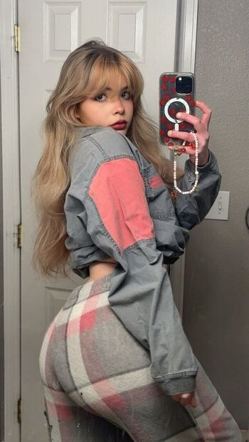 Full leaked Aiiygatorz private onlyfans photo