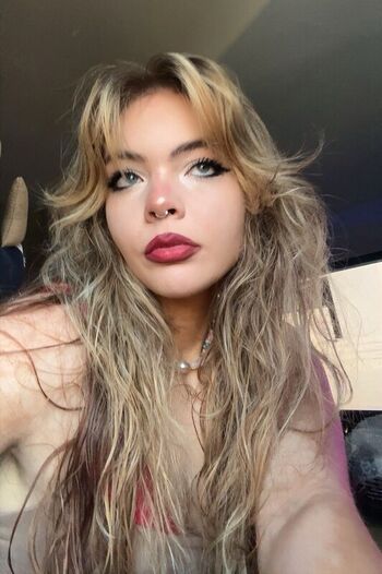 Full leaked Aiiygatorz private onlyfans photo