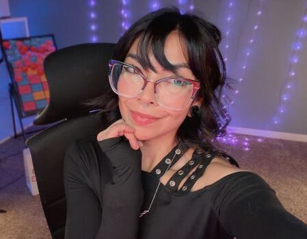 Full leaked Aileensenpaireacts private onlyfans photo