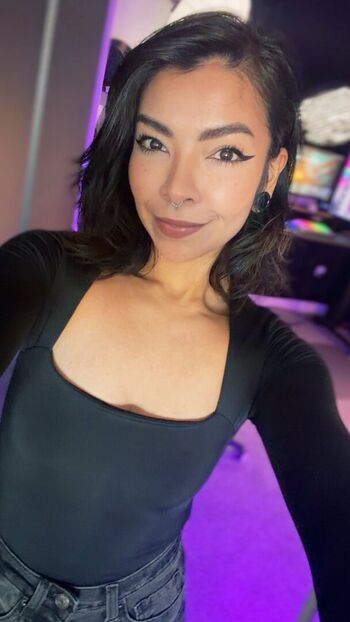 Full leaked Aileensenpaireacts private onlyfans photo