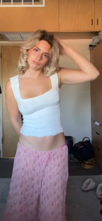 Full leaked Ainsley rolstad page private onlyfans photo