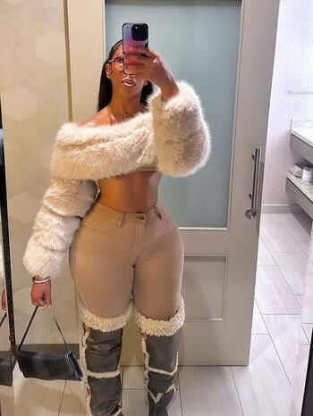 Full leaked Aishaaamarie private onlyfans photo