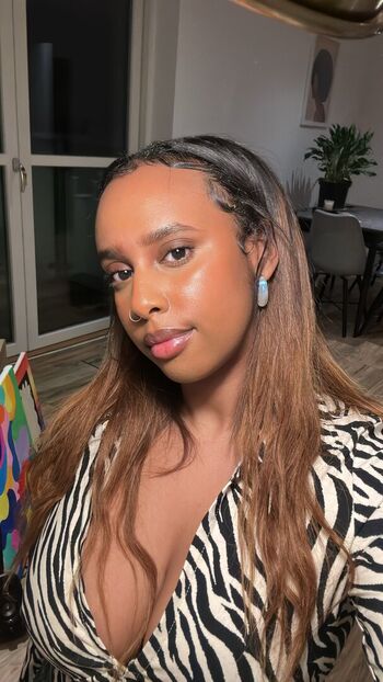 Full leaked Aishamoshope private onlyfans photo