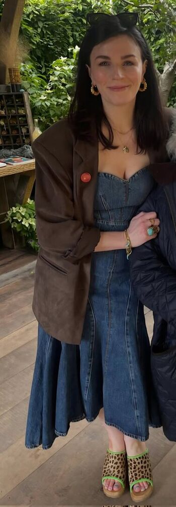 Full leaked Aisling bea private onlyfans photo