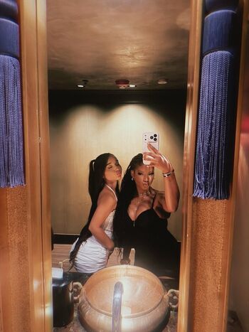 Full leaked Alahna ly private onlyfans photo