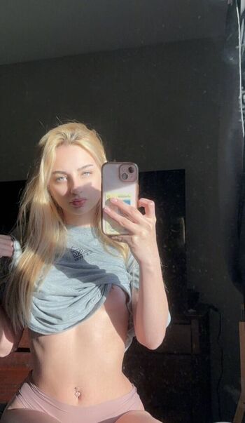 Full leaked Alana wood private onlyfans photo