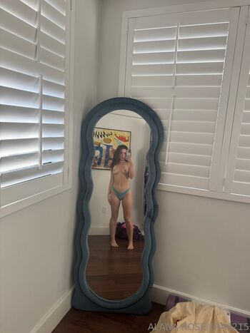 Full leaked Alanarose page private onlyfans photo