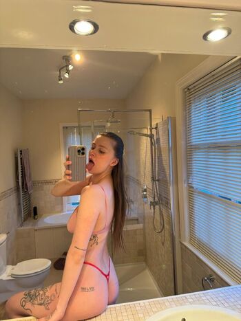Full leaked Alanathroatgirl private onlyfans photo