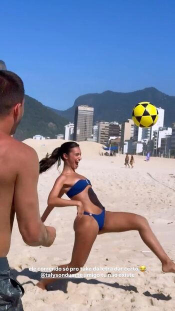 Full leaked Alane dias private onlyfans photo