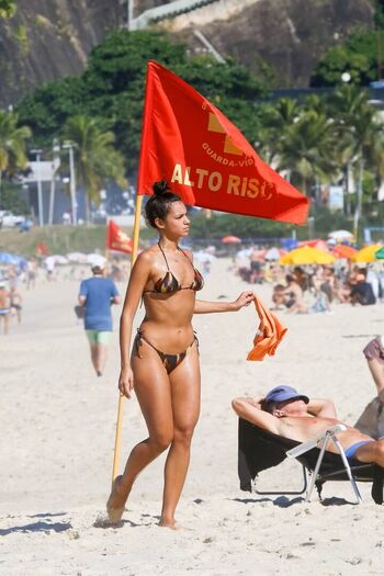 Full leaked Alane dias page private onlyfans photo