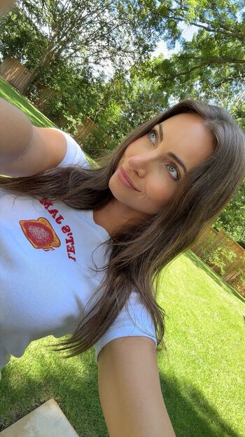Full leaked Alannalouise private onlyfans photo