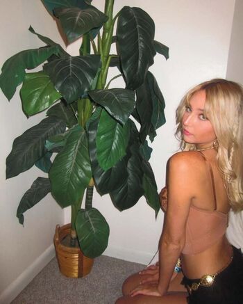 Full leaked Alayna private onlyfans photo