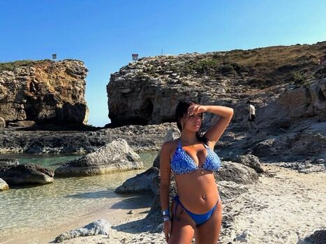 Full leaked Albaagdiazz private onlyfans photo