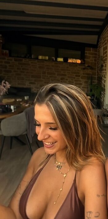 Full leaked Albanedanse private onlyfans photo