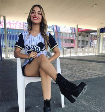 Full leaked Ale valencia page private onlyfans photo